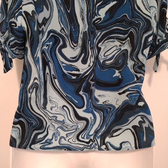 Michael Kors - Blue Oasis Short Sleeve V Neckline Blouse - Picture 13 of 16